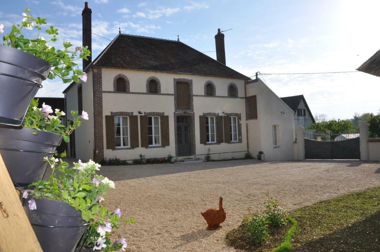 Gite Les Robins Vergigny Экстерьер фото